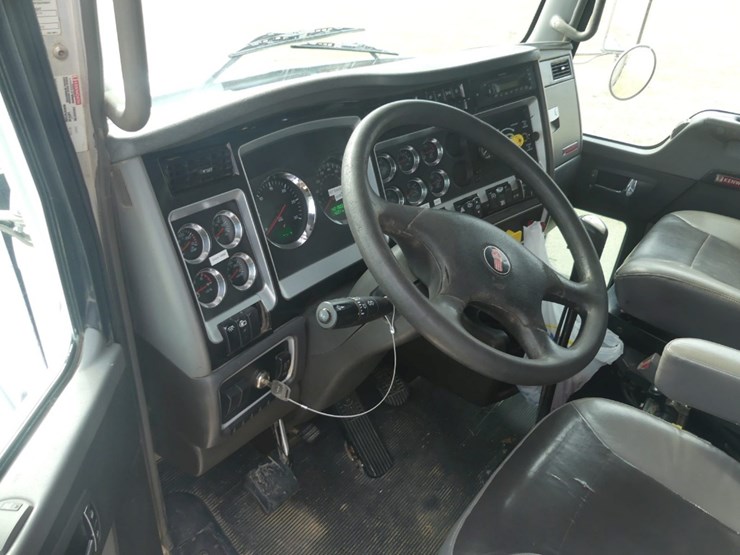 2009-kenworth-t800-image-19