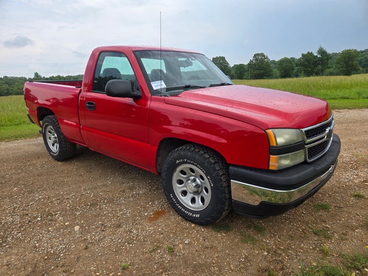 #24356-•-2006-chevrolet-silverado-pickup-truck-image-19