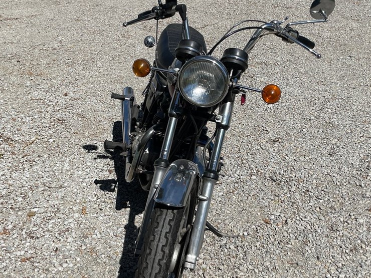 #136-•-1977-triumph-motorcycle-(has-wi-title)-(waupun,-wi)-image-2