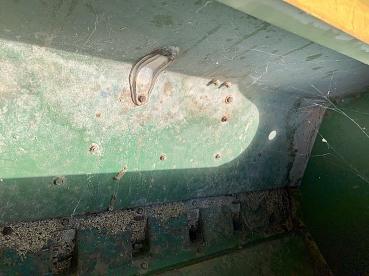 john-deere-8300-image-26