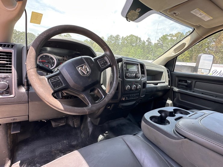 #20658-•-2018-ram-4500-chassis-truck-image-8