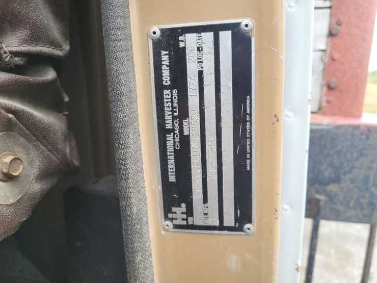 1982-international-1754-single-axle-grain-truck-image-48