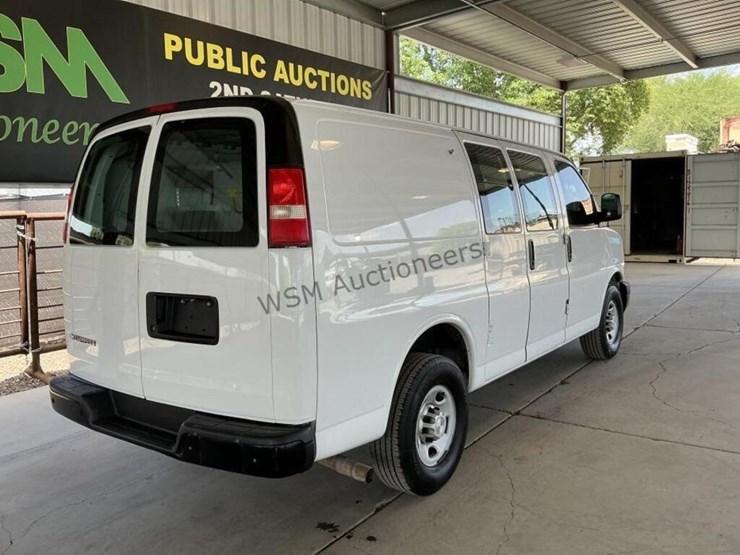 2015-chevrolet-express-2500-image-7
