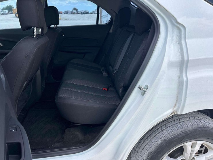 2017-chevrolet-equinox-image-17