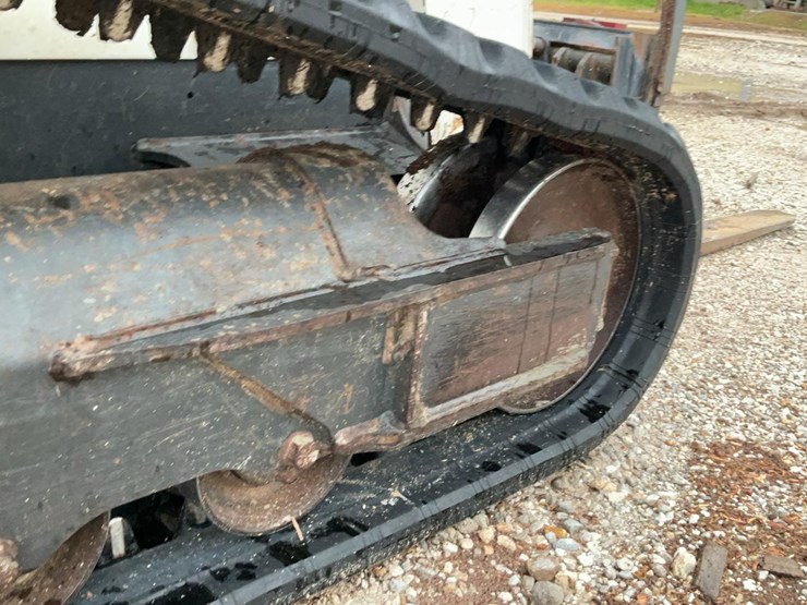 2016-bobcat-t650-image-35