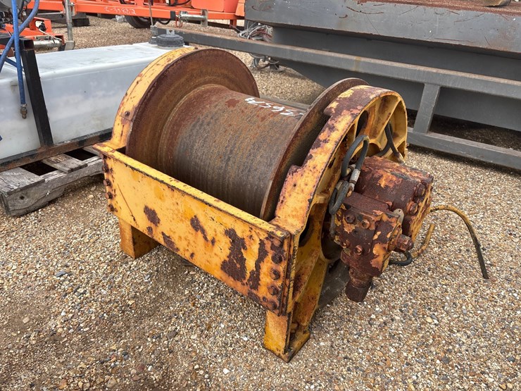 #36579-•-(2)-crane-winches-image-2