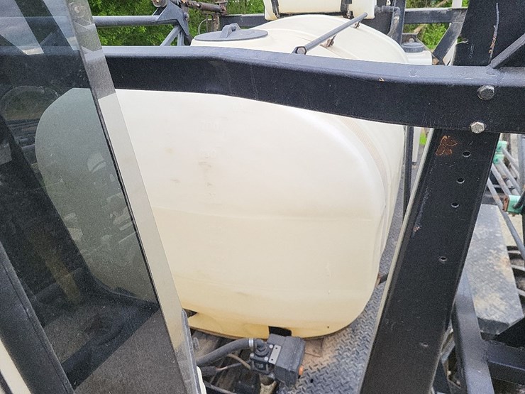 wilmar-7400-sprayer-image-60