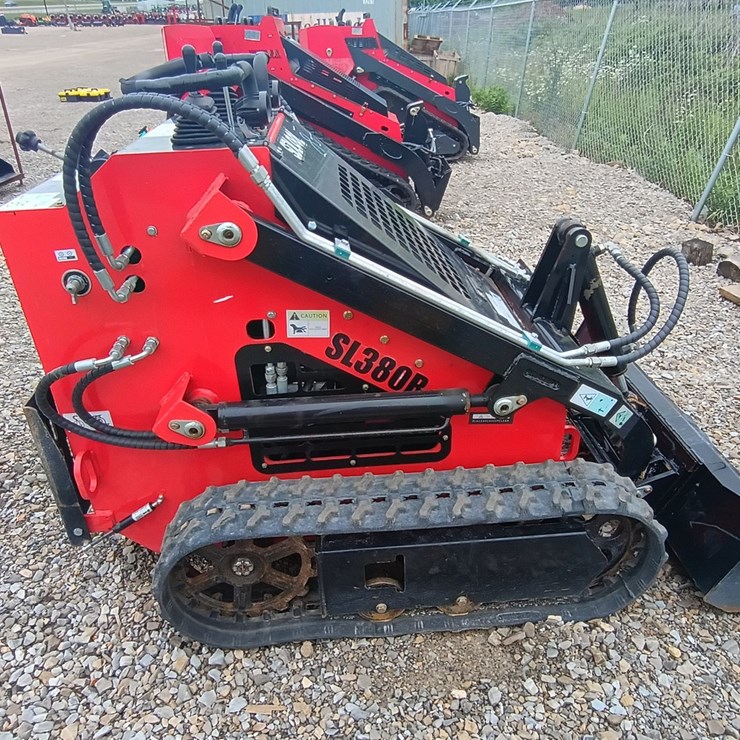 #24716 • 2025 Future 380R Mini Skid Steer