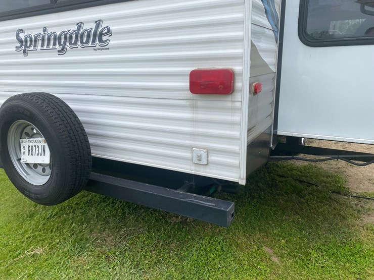 2012-keystone-springdale-rv-image-14