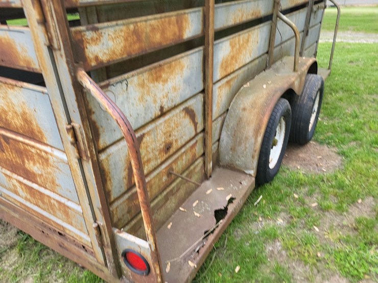 1990-s&h-tandem-axle-bumper-livestock-trailer-image-38