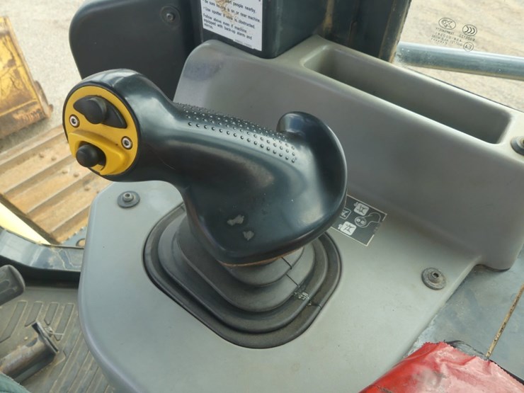 2017-komatsu-d39px-24-image-15