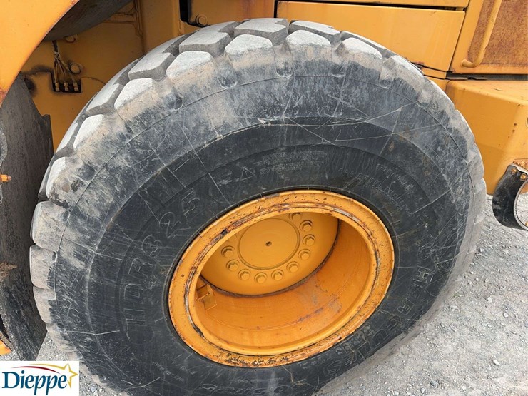2011-deere-544k-image-11