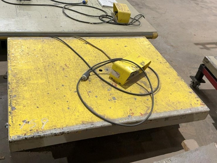 #159-•-scissor-lift-image-1