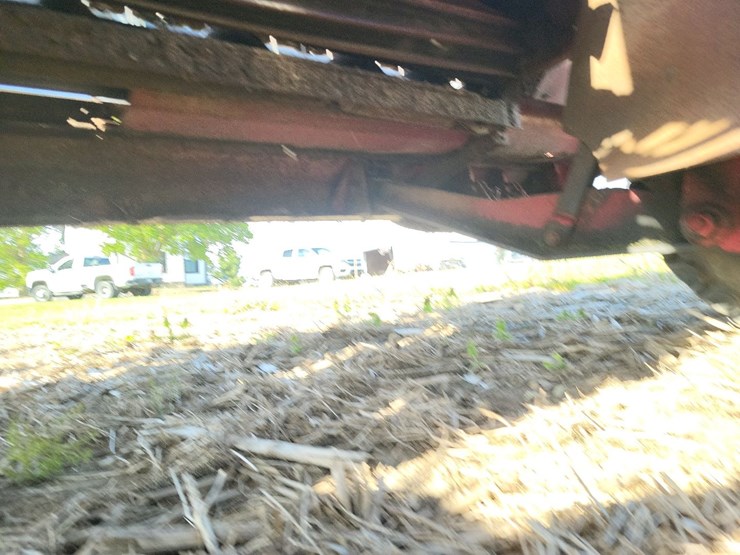 international-8840-swather-image-42
