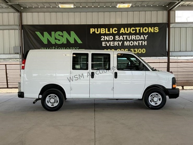 2015-chevrolet-express-2500-image-1