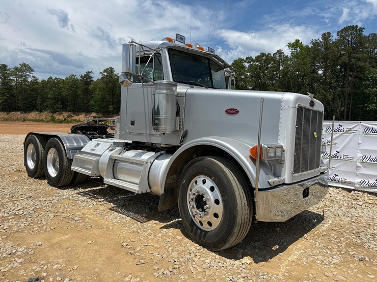 2005-peterbilt-378-image-10