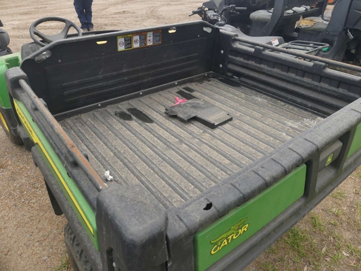 2024-john-deere-gator-image-5