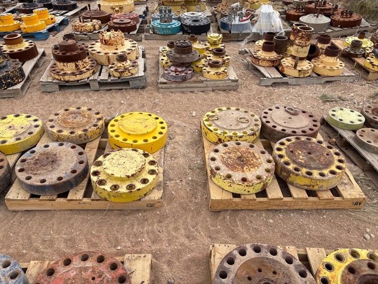 (7-pallets)-assorted-7-1/16”-to-11”-blind/lift-flanges-image-4