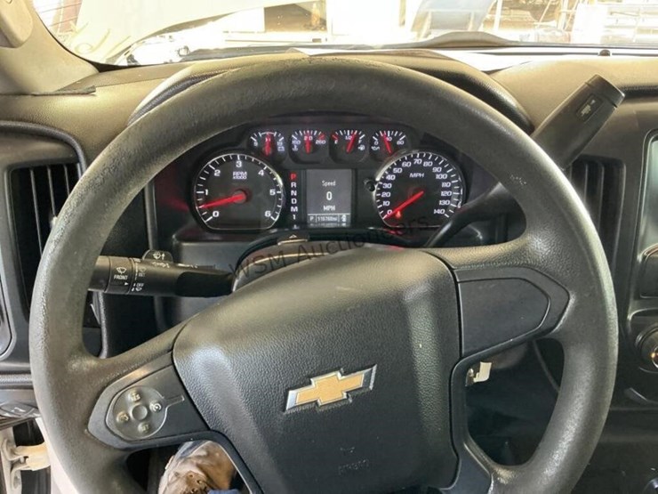 2015-chevrolet-silverado-3500hd-image-17