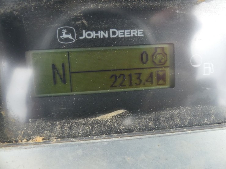 2019-deere-310l-image-18