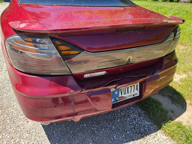 2003-pontiac-bonneville-sle-car-image-11