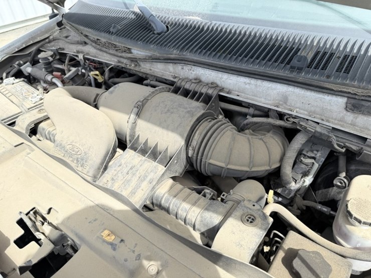 2010-ford-e350-image-14