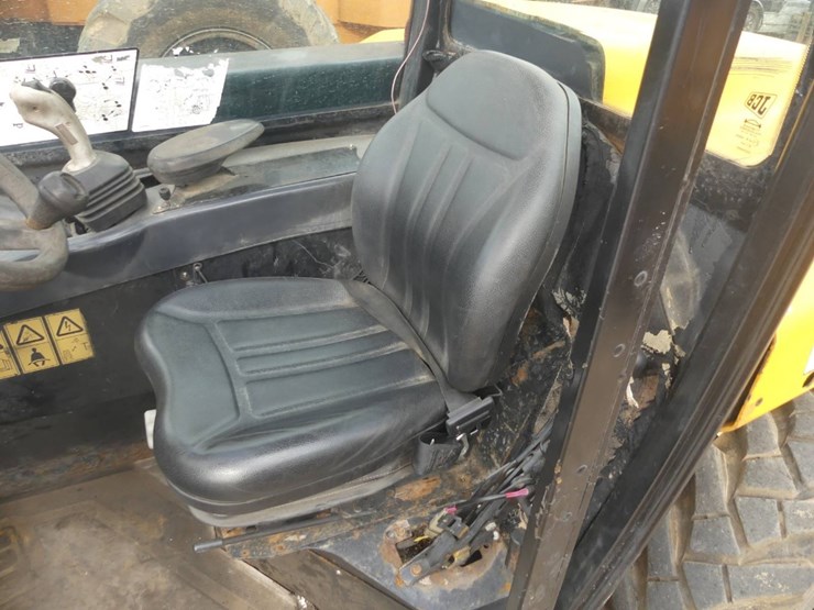 jcb-515-40-image-11