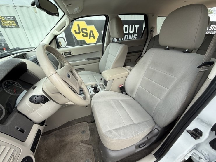 2011-ford-escape-hybrid-image-22