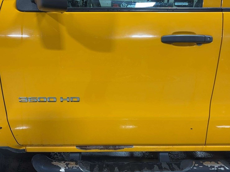 2016-chevrolet-silverado-3500hd-image-28