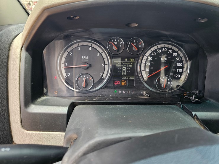 2012-dodge-2500-image-10