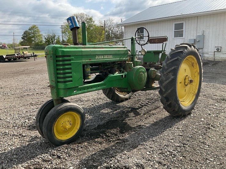 john-deere-b-image-3
