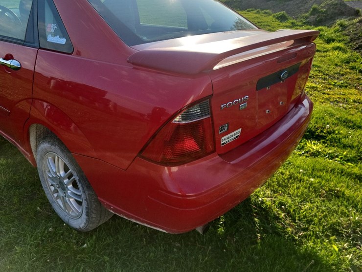 2007-ford-focus-sedan-image-18