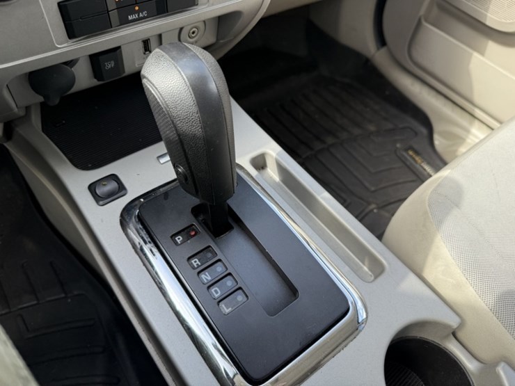 2012-ford-escape-image-30