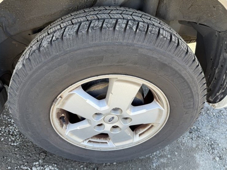 2012-ford-escape-image-17