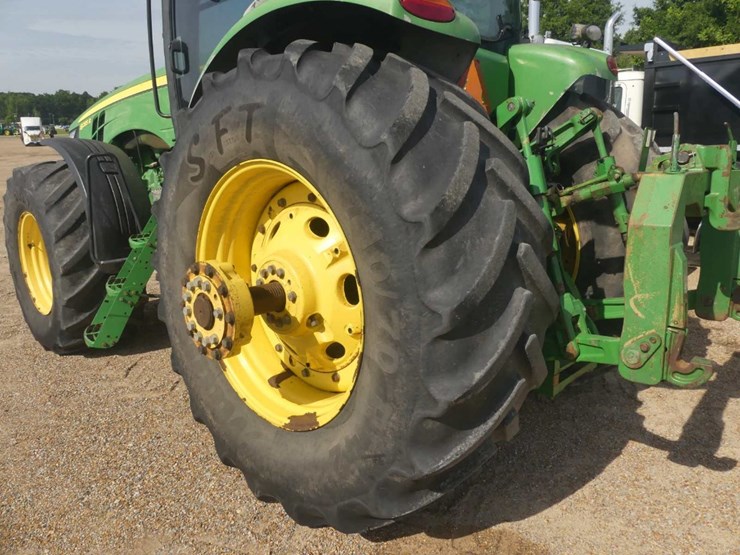 2011-john-deere-8285r-image-7