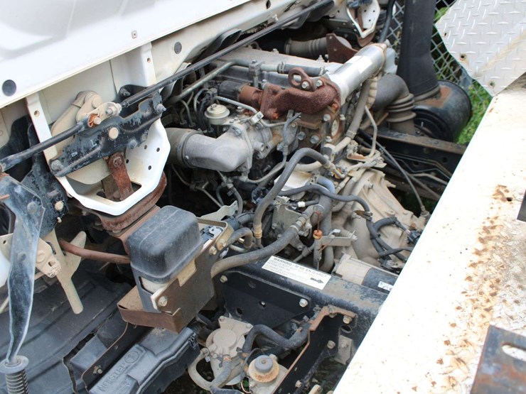 2005-isuzu-nqr-image-10