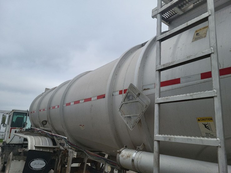 2012-brenner-8820-gallon-aluminum-tandem-axle-semi-tanker-trailer-image-33