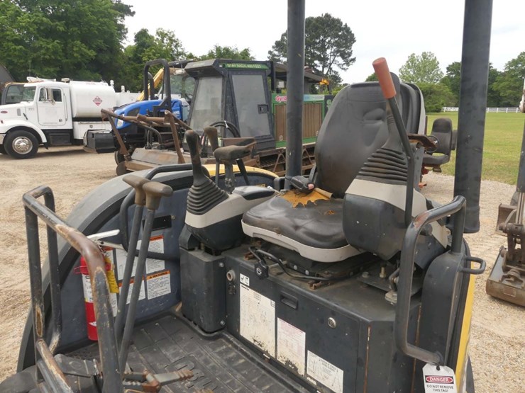 2013-komatsu-pc35mr-3-image-10