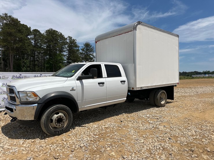 #20658-•-2018-ram-4500-chassis-truck-image-2