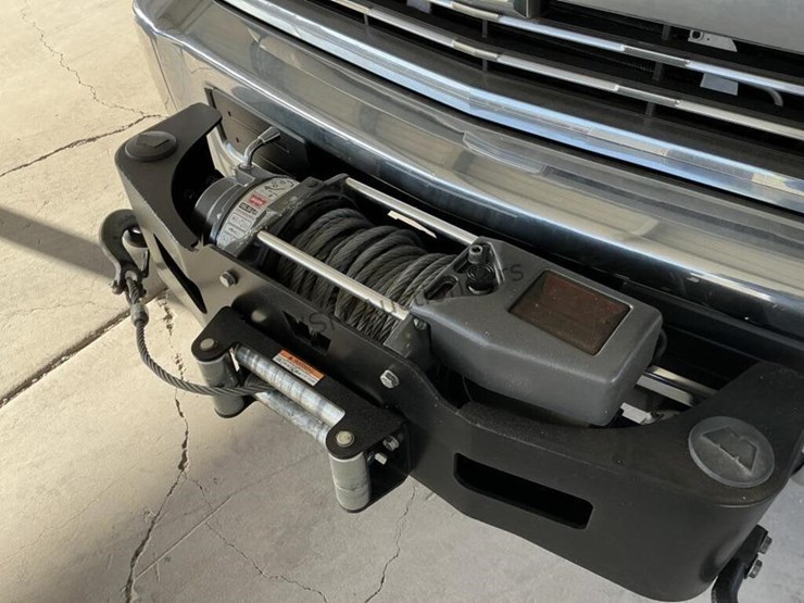 2015-chevrolet-silverado-3500hd-image-10