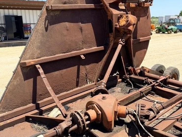 l2---bushhog-batwing-shredder-image-9