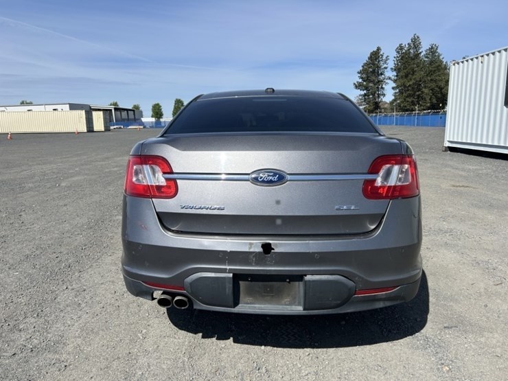 2012-ford-taurus-sel-sedan-image-4