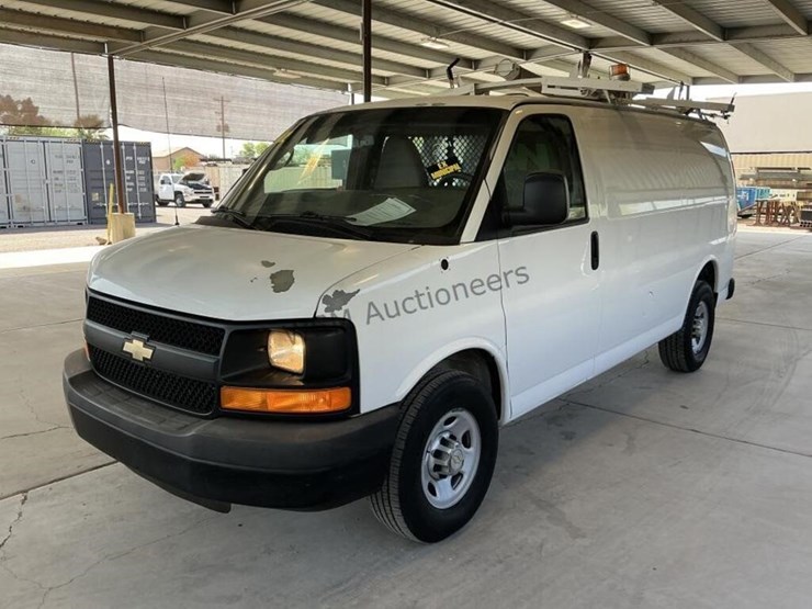 2013-chevrolet-express-2500-image-4