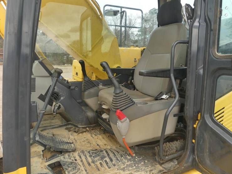 2016-komatsu-pc210-lc-11-image-11