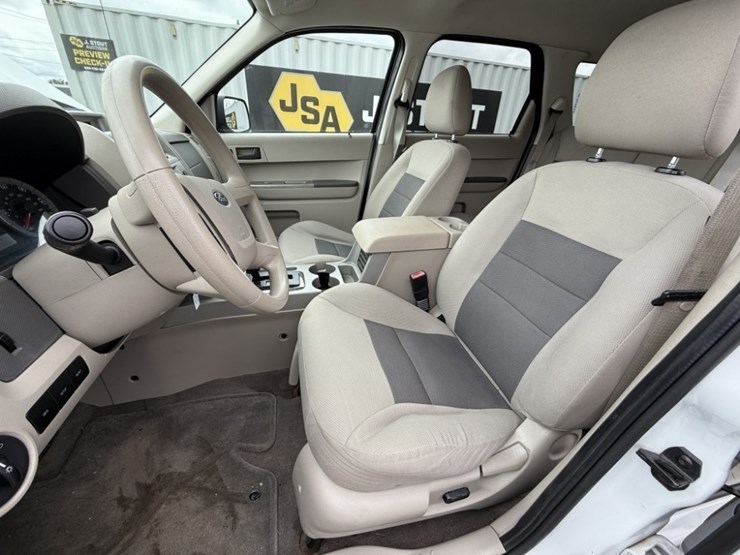 2008-ford-escape-image-18