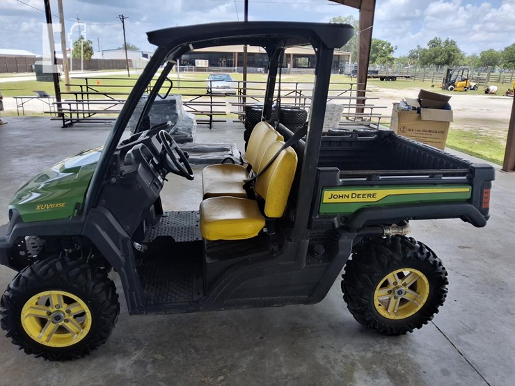 2022-john-deere-gator-xuv-835e-image-5