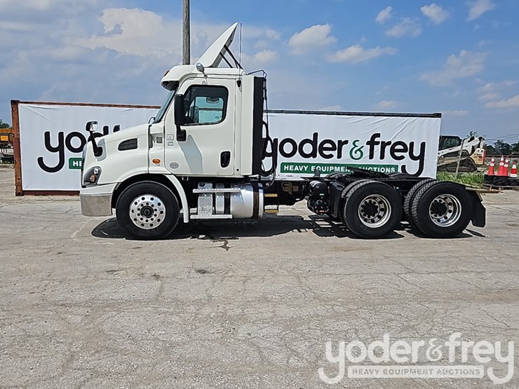 2017-freightliner-cascadia-113-image-1