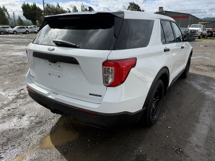 2020-ford-explorer-image-4