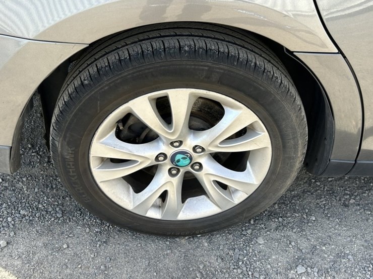2012-ford-taurus-sel-sedan-image-33