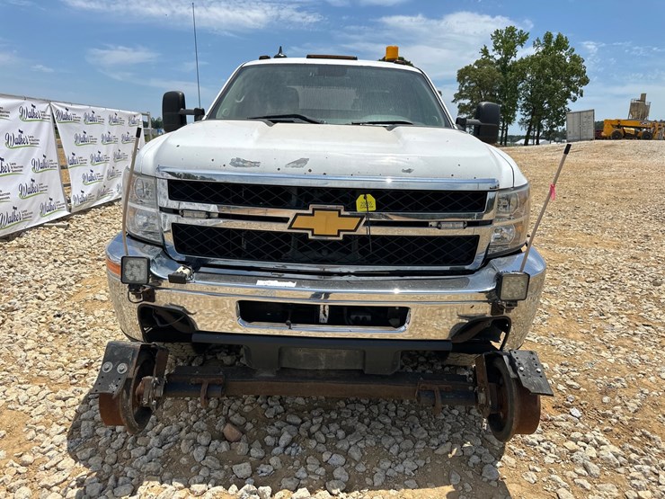 2012-chevrolet-silverado-2500-image-6
